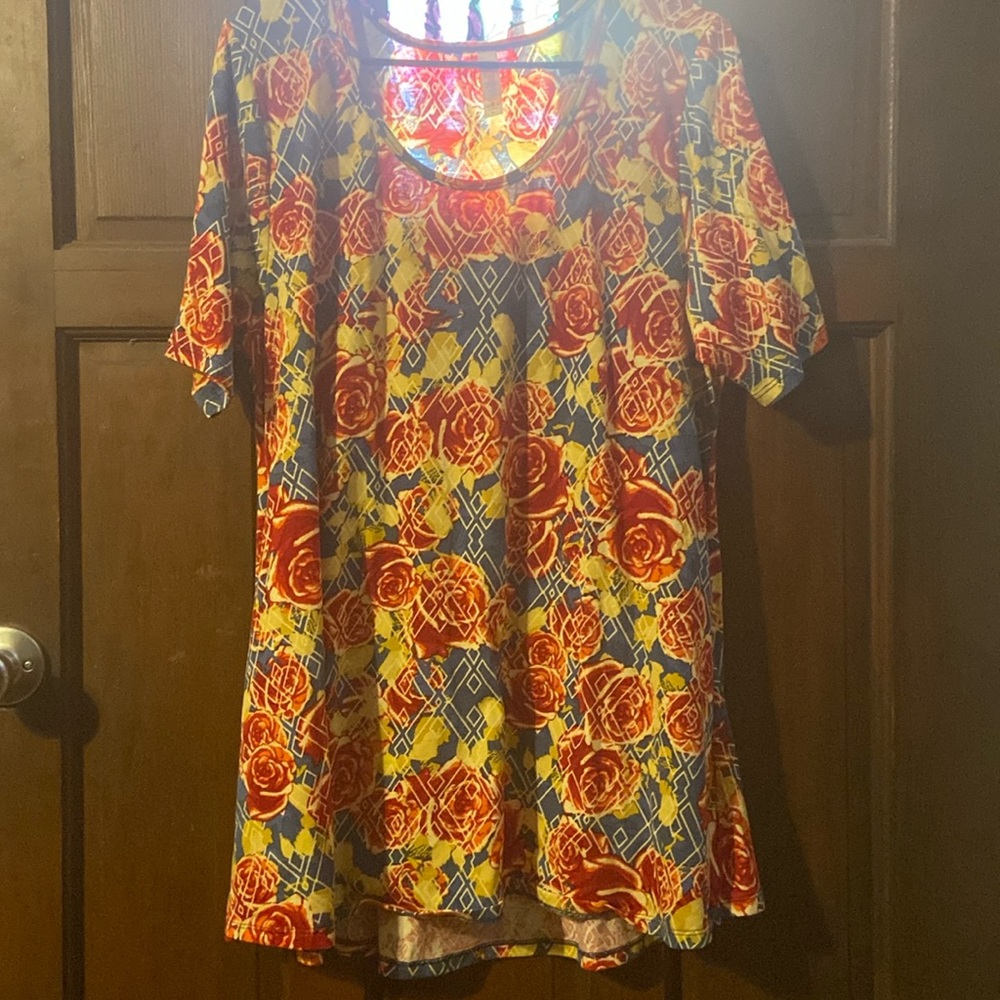 XL Lularoe Perfect Tee